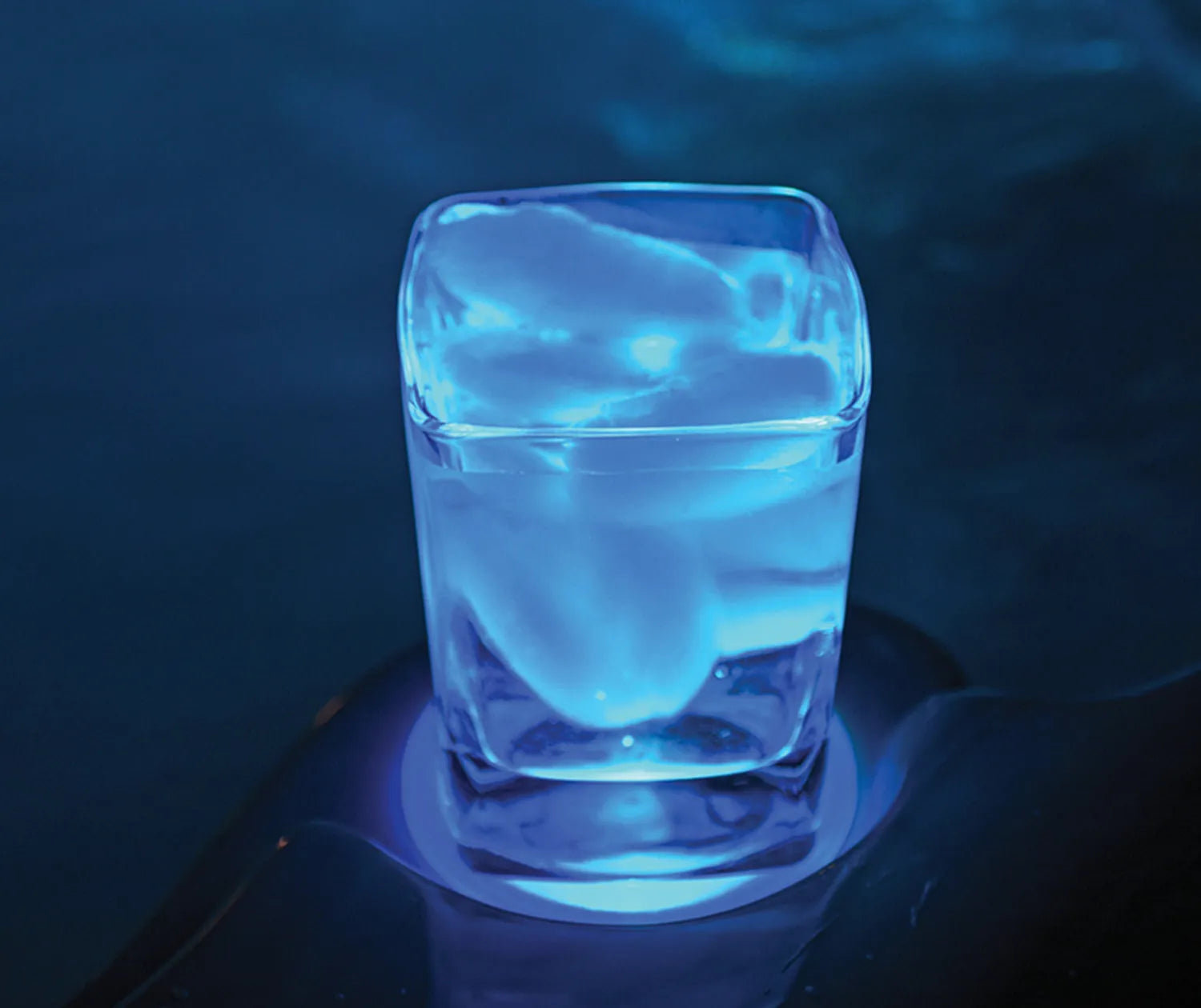 Amour  American Bath Group - LA Pool & Spas